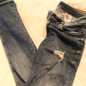 H&M Super Skinny Ripped Jeans